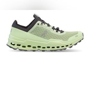 On Cloud size 9-Womens